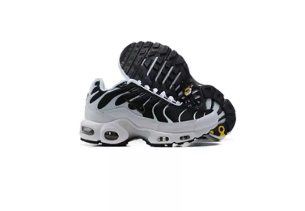 Nike Air Max Plus (TN) Trainers — Photo 14