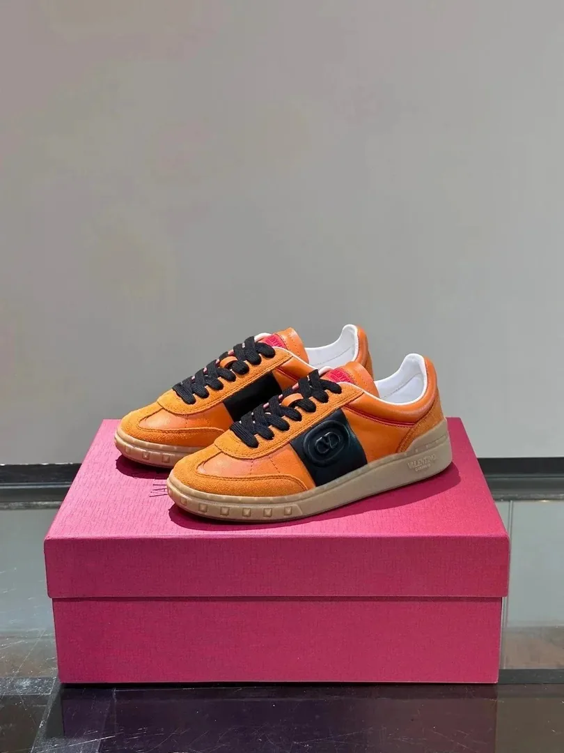 Valentino Pink Low-Top Sneakers — photo 4