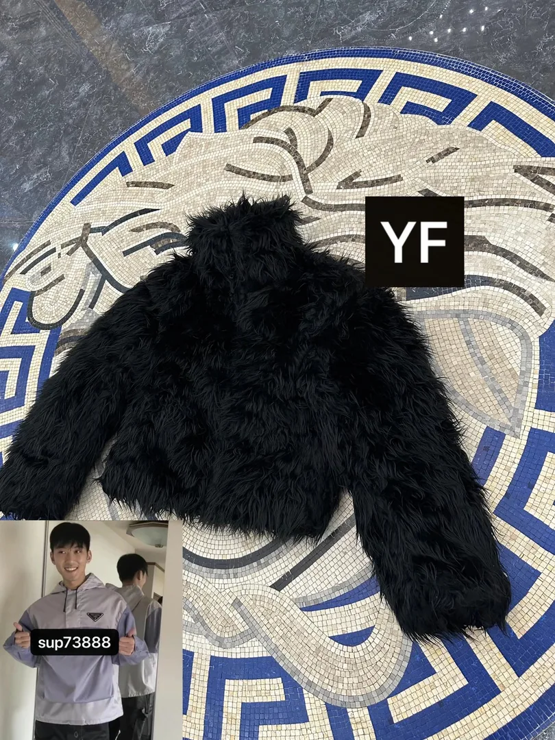 Balenciaga Black Zip Fur Jacket — Photo 2