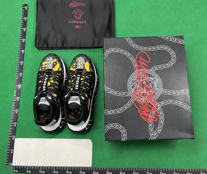 Versace Chain Reaction Grey — Photo 14