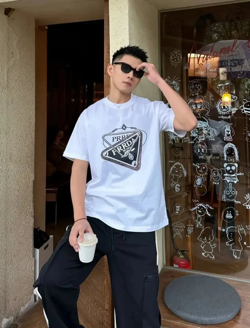 Short-Sleeve Tee — Photo 7