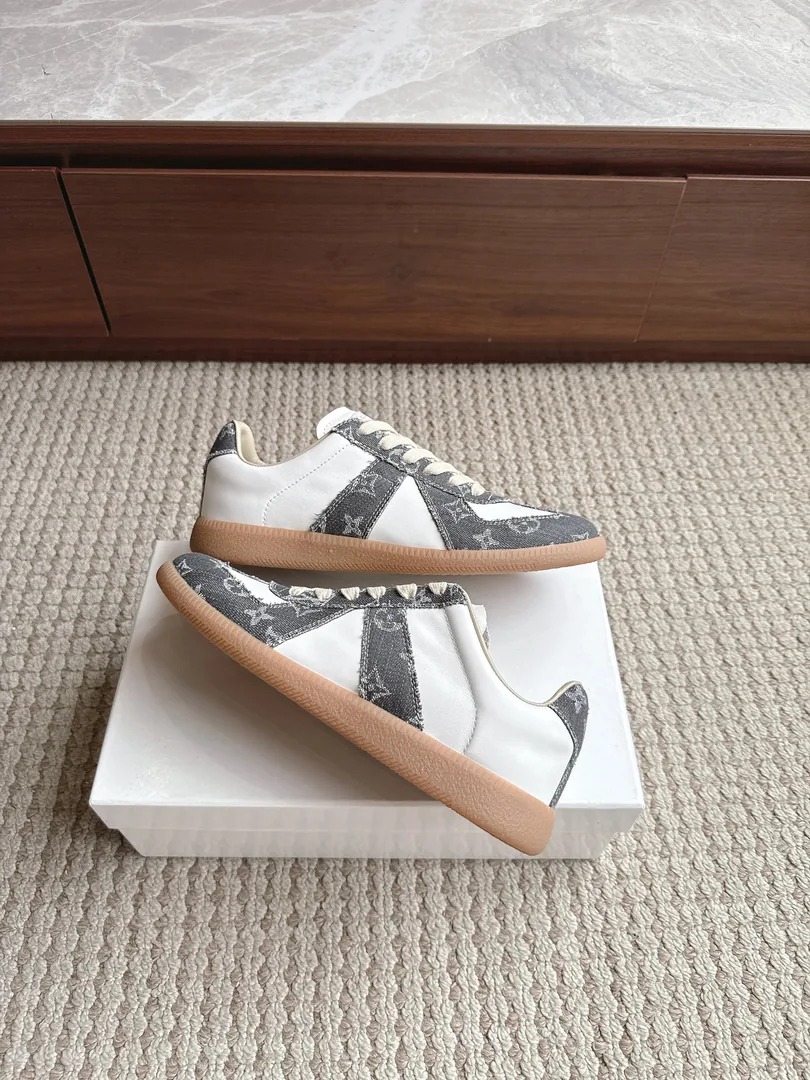 Maison Margiela Replica Black Basic Trainers — photo 4