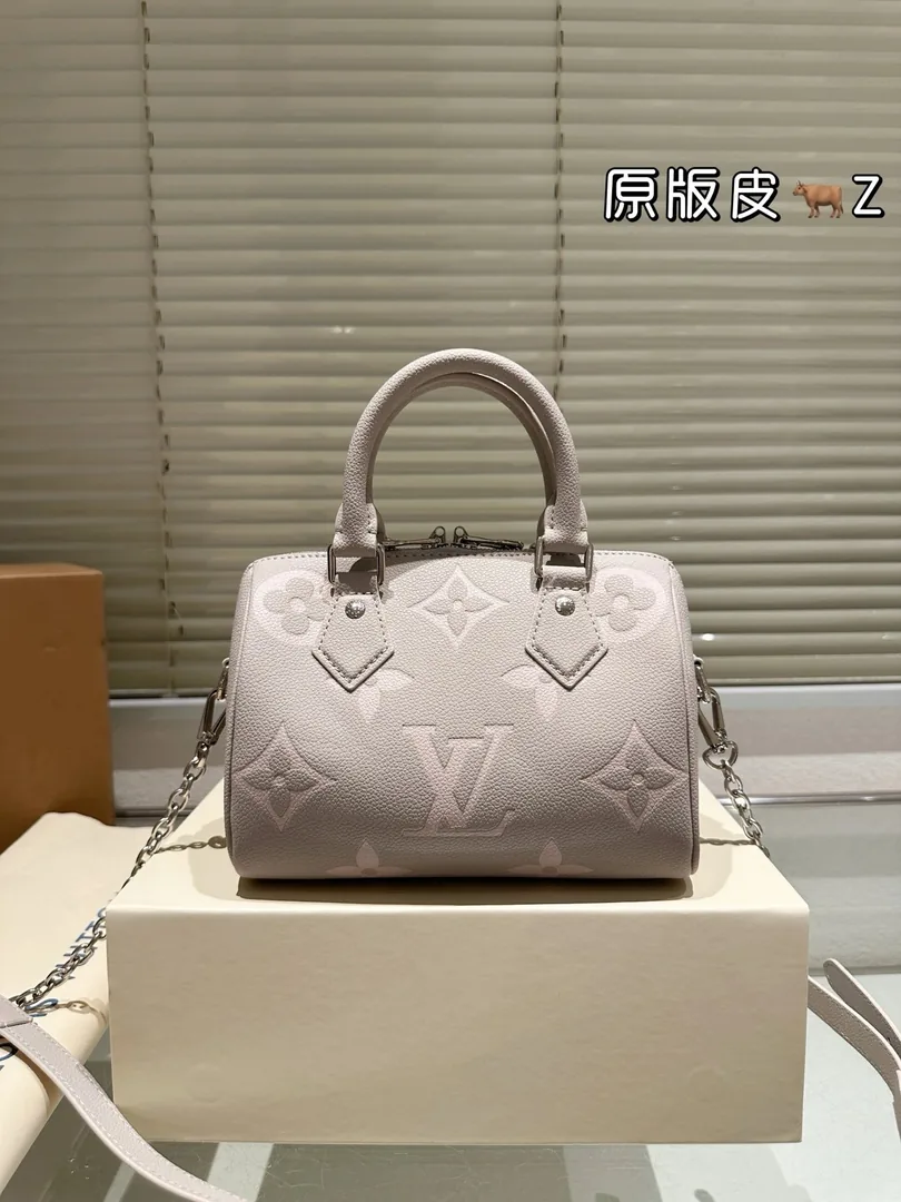 Louis Vuitton Speedy Leather Bag — photo 3