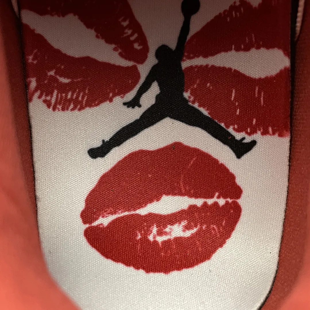 Air Jordan 4 Valentine's Day — photo 8