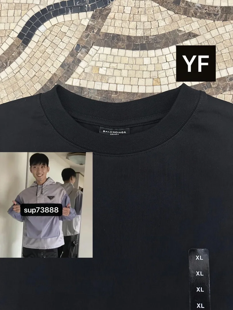 Balenciaga Oversized Print T-Shirt — Photo 3