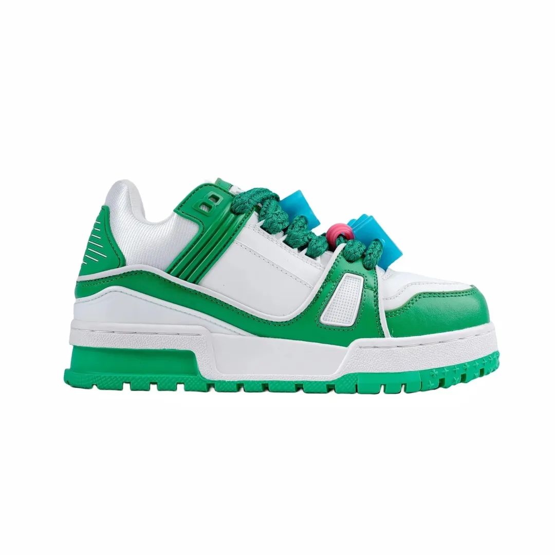 Louis Vuitton LV Trainer White Plain Sneakers — Photo 5