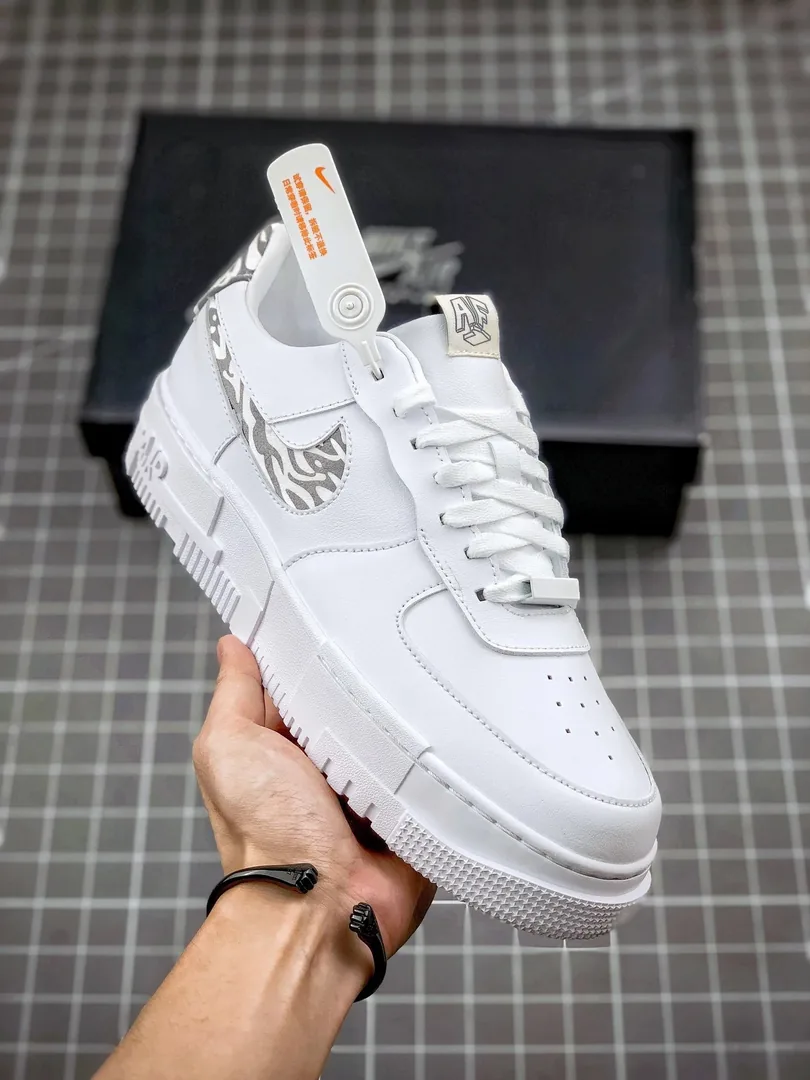 Nike Air Force 1 Pixel — Photo 3