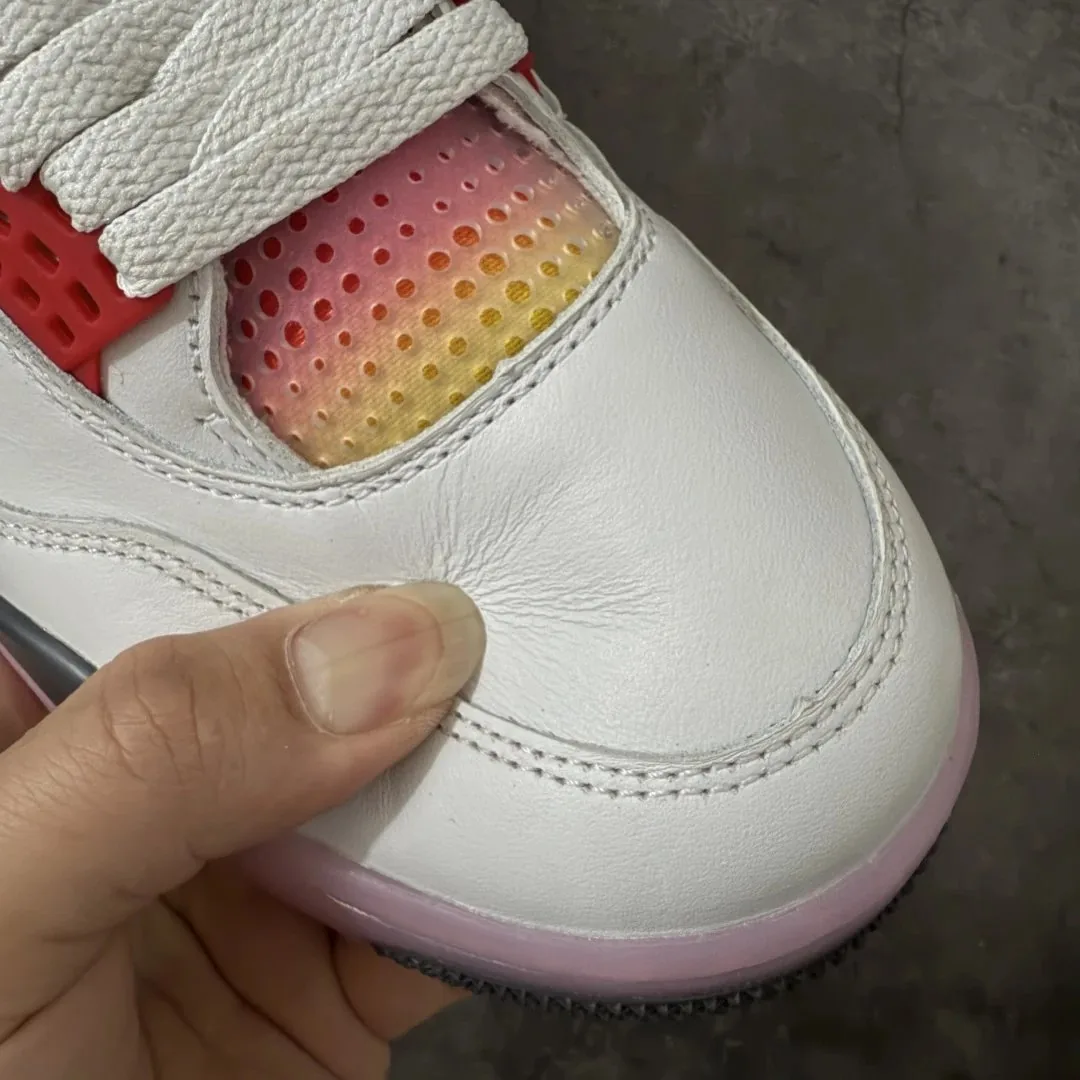 Air Jordan 4 Comic White Black — Photo 11