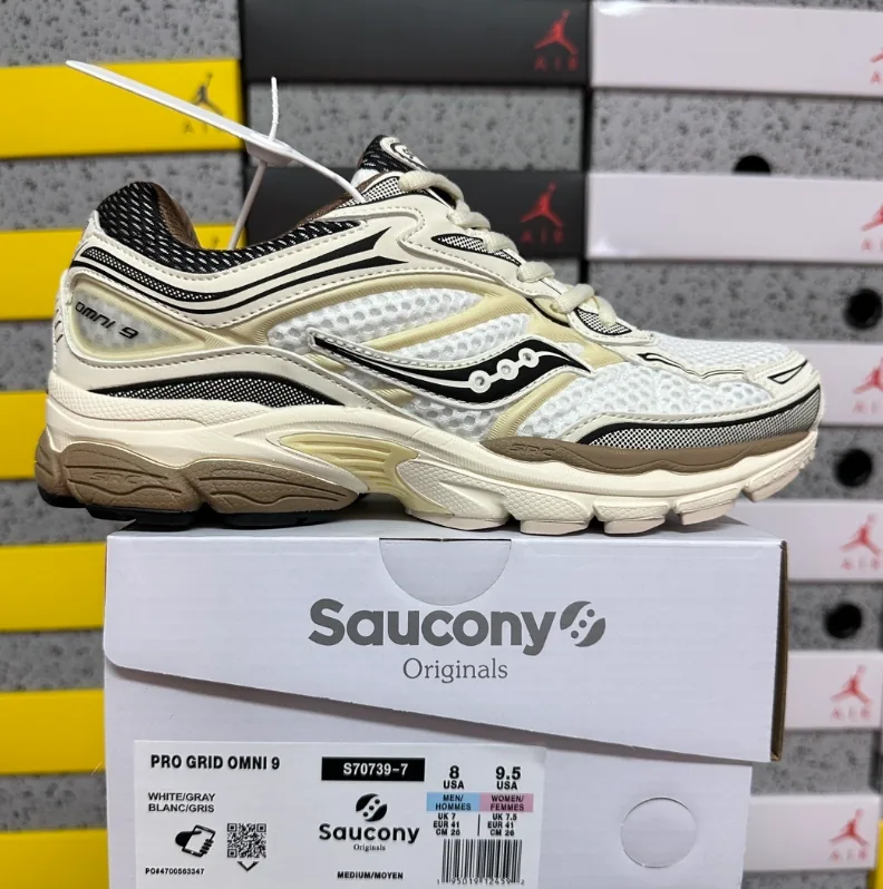 Saucony ProGrid Omni 9 Sneakers — Photo 9