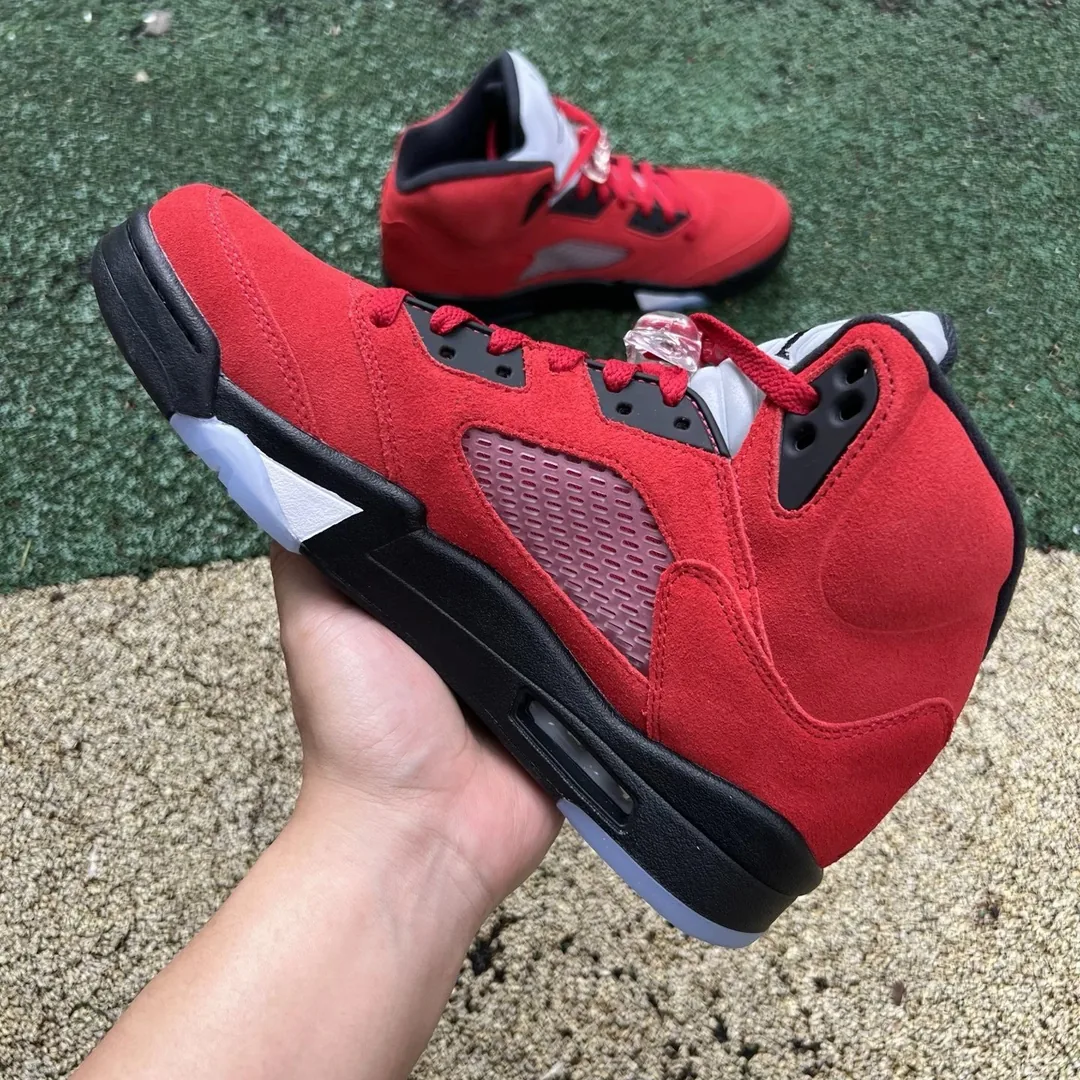 Air Jordan 5 Raging Bull — photo 10