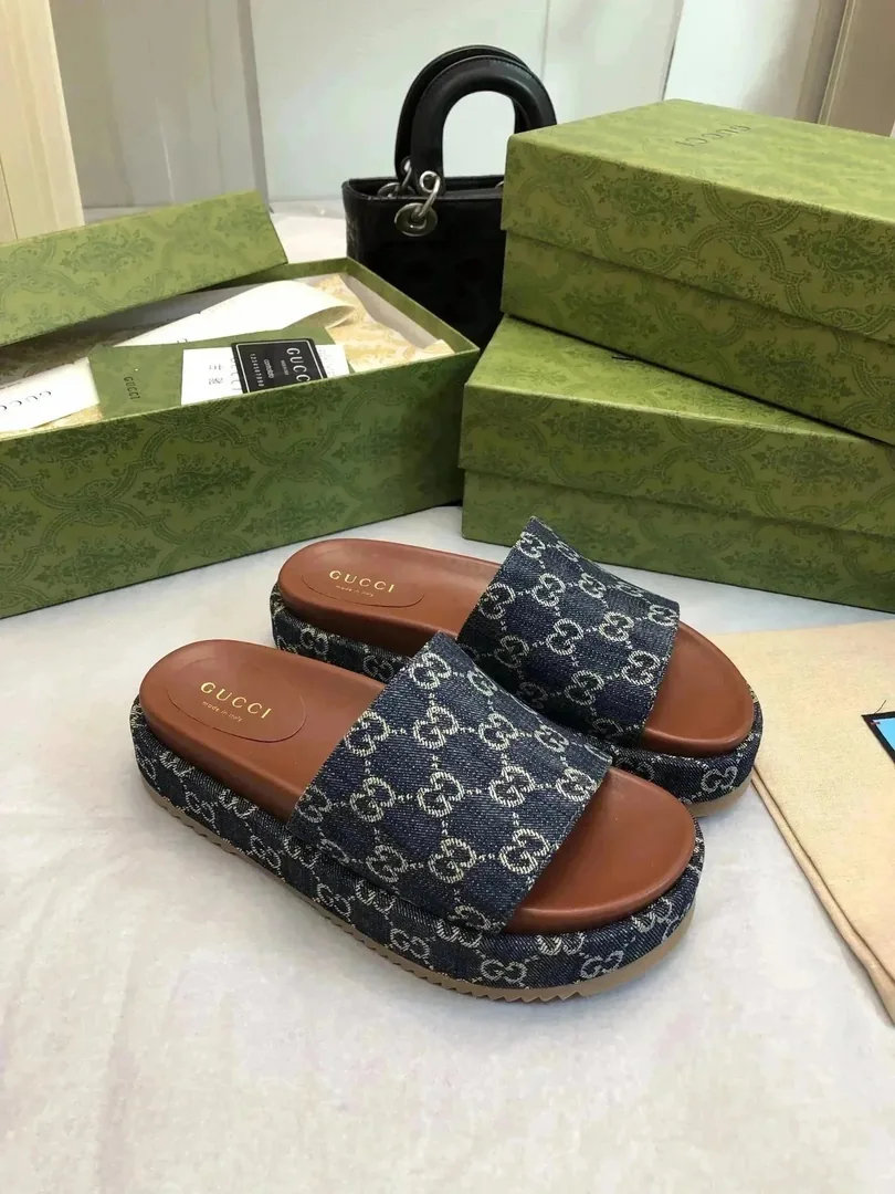 Gucci GG Platform Slide Beige Low-Top Loafers — Photo 2