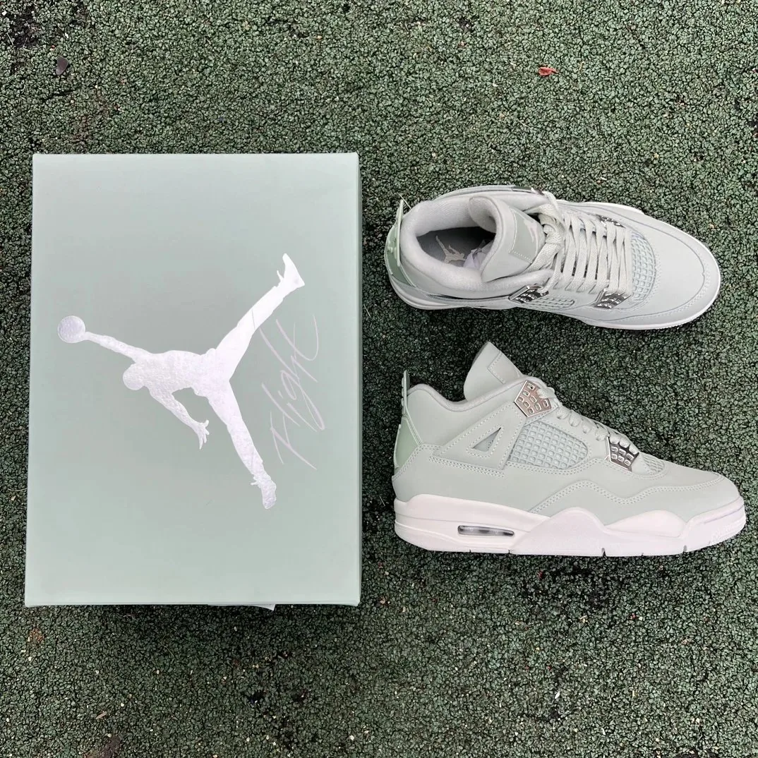 Air Jordan 4 Seafoam — photo 10