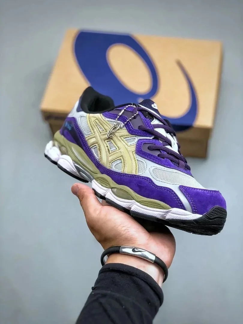 New Balance NYC Running Shoes — Photo 12