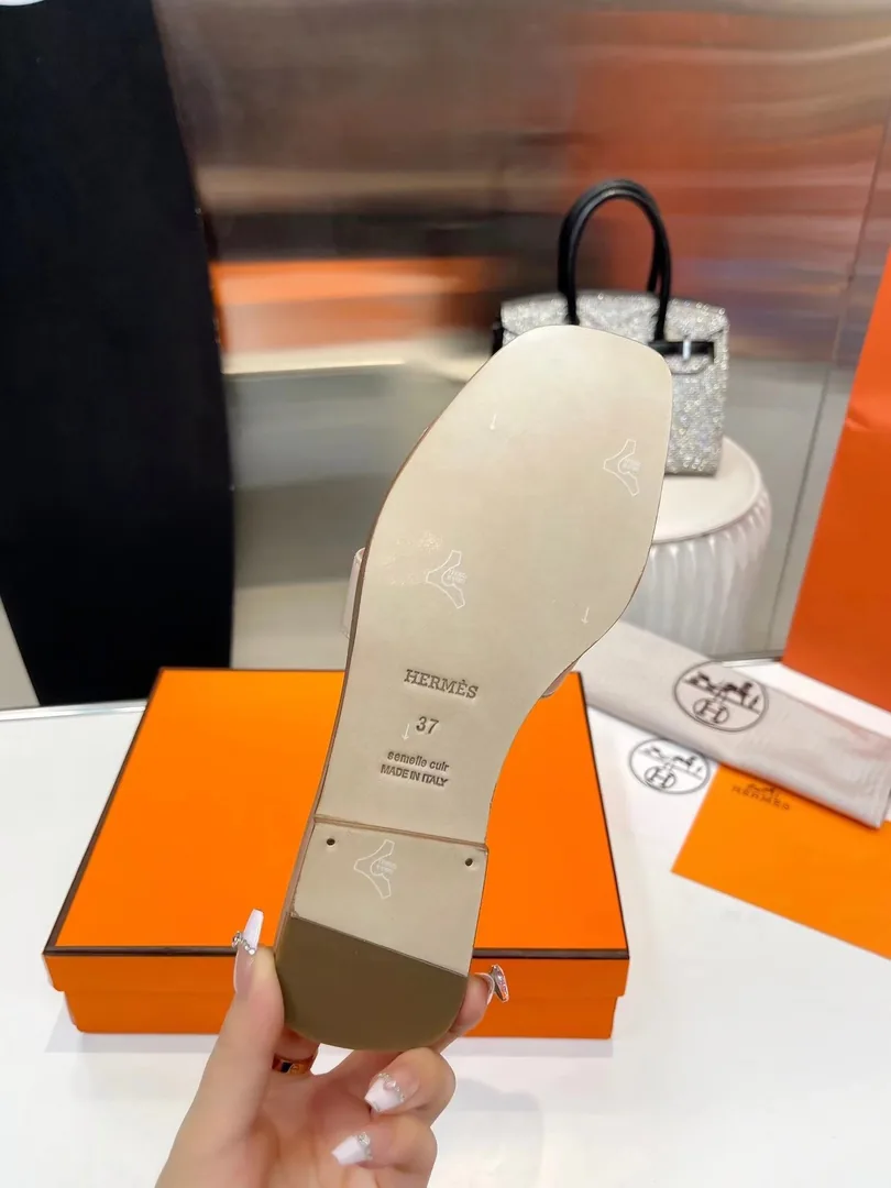 Hermes Slides — Photo 4