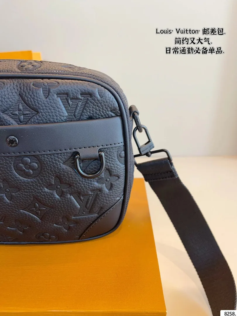 Louis Vuitton Leather Camera Bag — photo 11