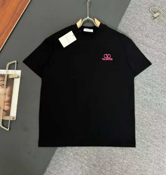 Short-Sleeve Tee — Photo 9