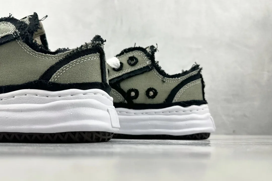 Maison Mihara Yasuhiro Grey Suede Low-Top Sneakers — Photo 8