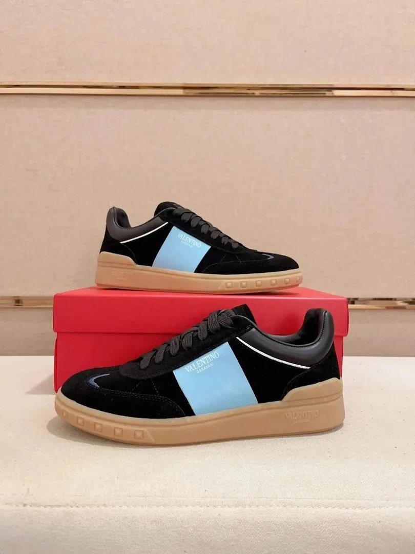 Valentino Pink Low-Top Sneakers — photo 12