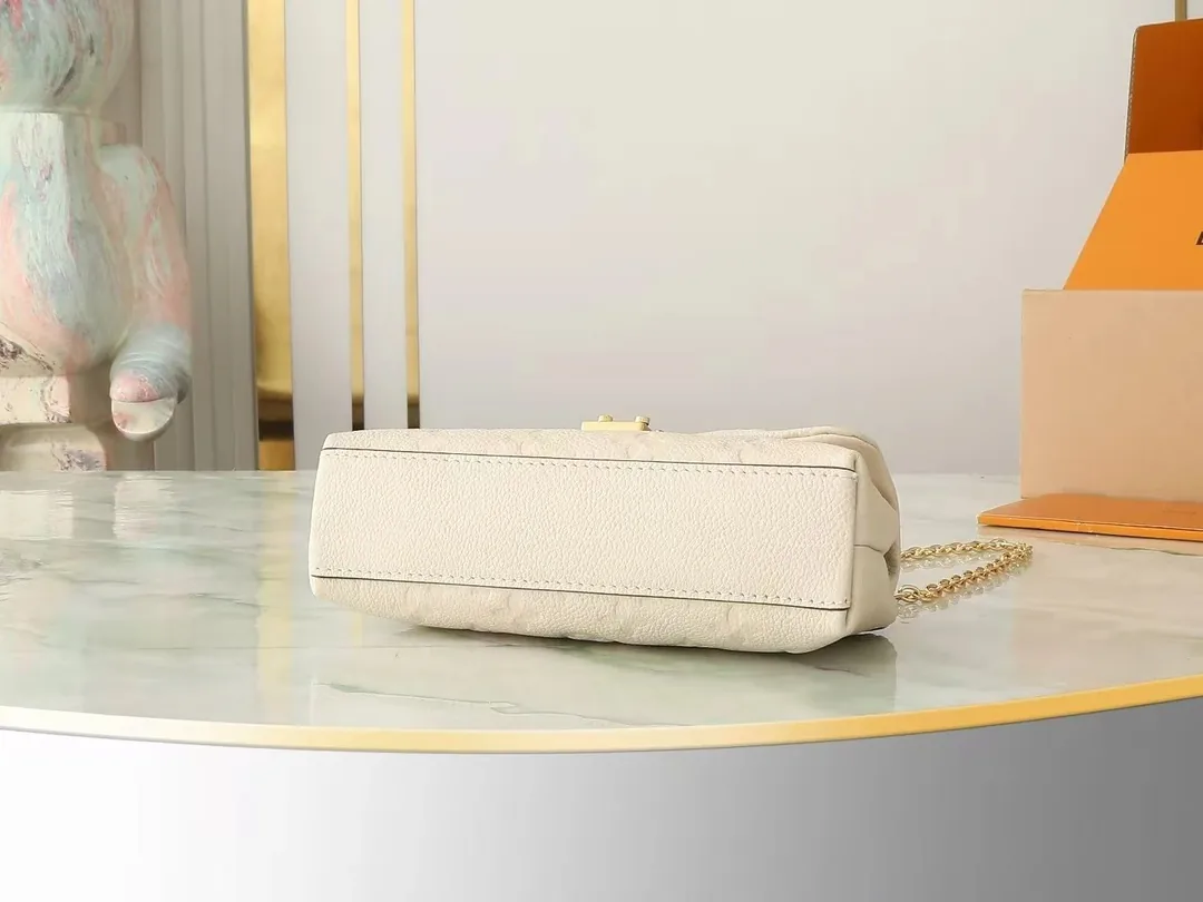Louis Vuitton Handbag — photo 5