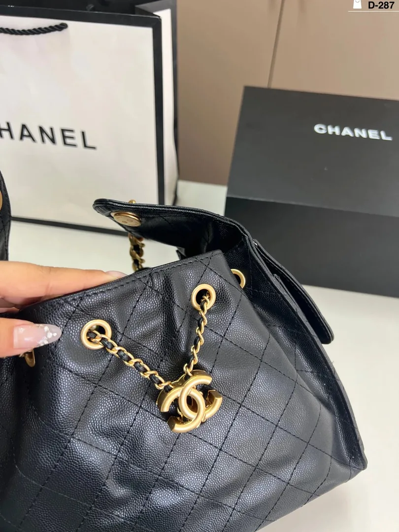 Chanel Hippie Underarm Tote Bag — Zdjęcie 12