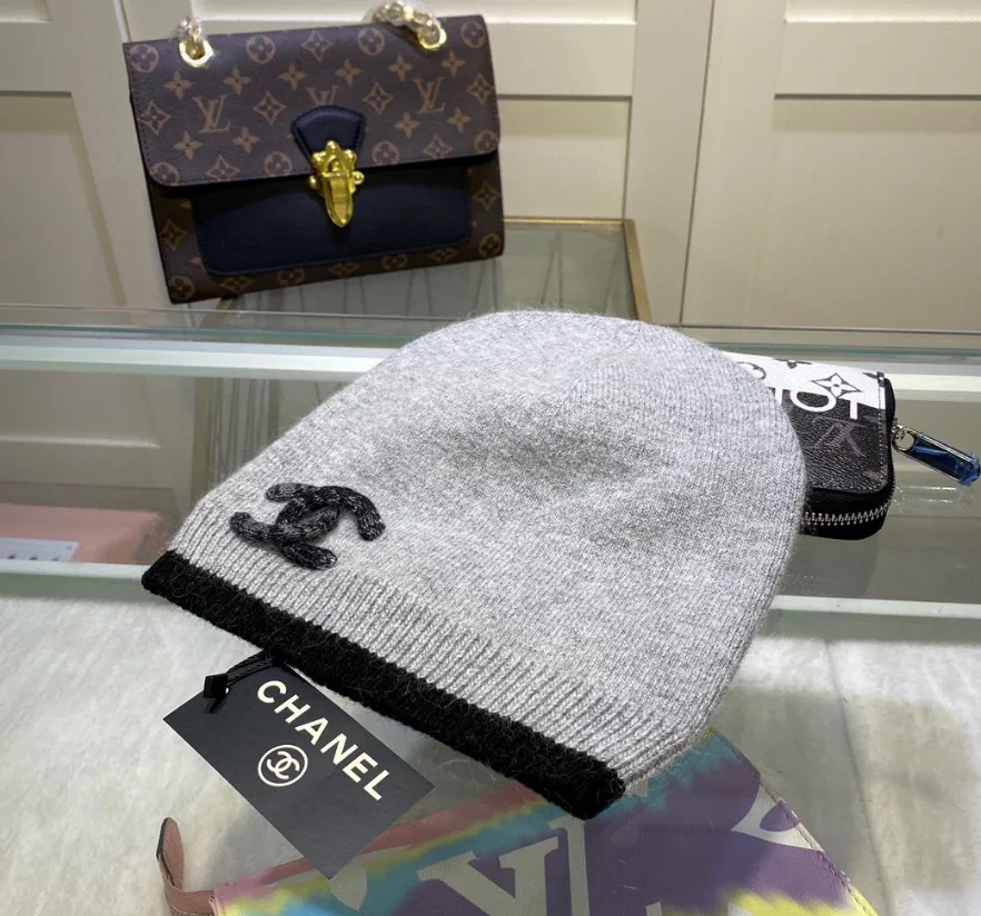 Knit Beanie — QC