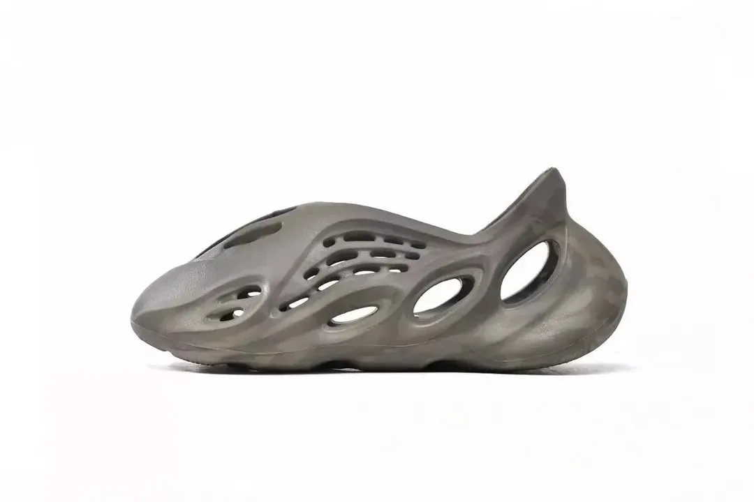 Yeezy Foam Runner Sneakers — Photo 11