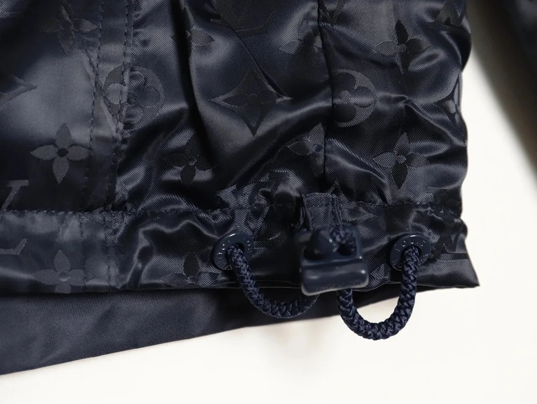Jacquard Reversible Windbreaker — Photo 13