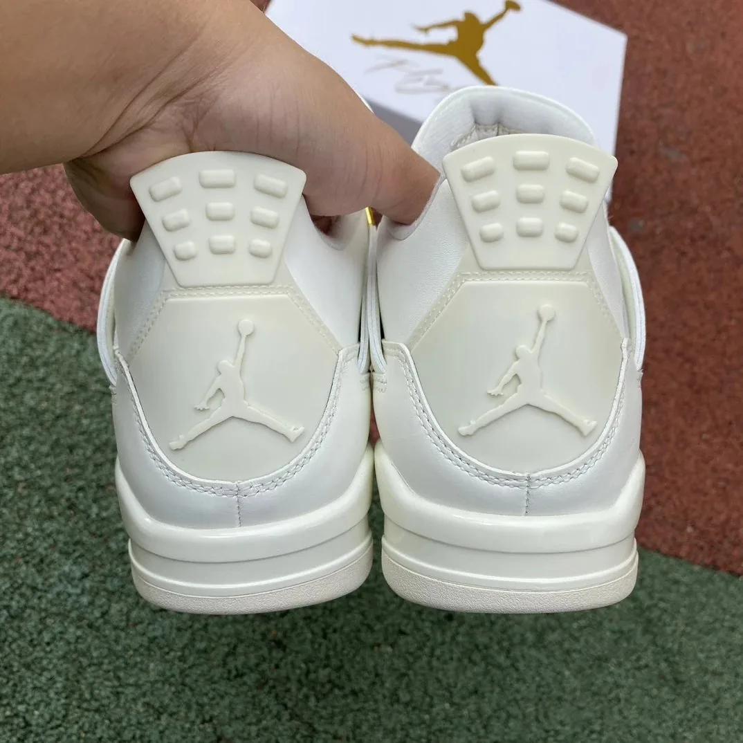 Air Jordan 4 Metallic Gold — Photo 10
