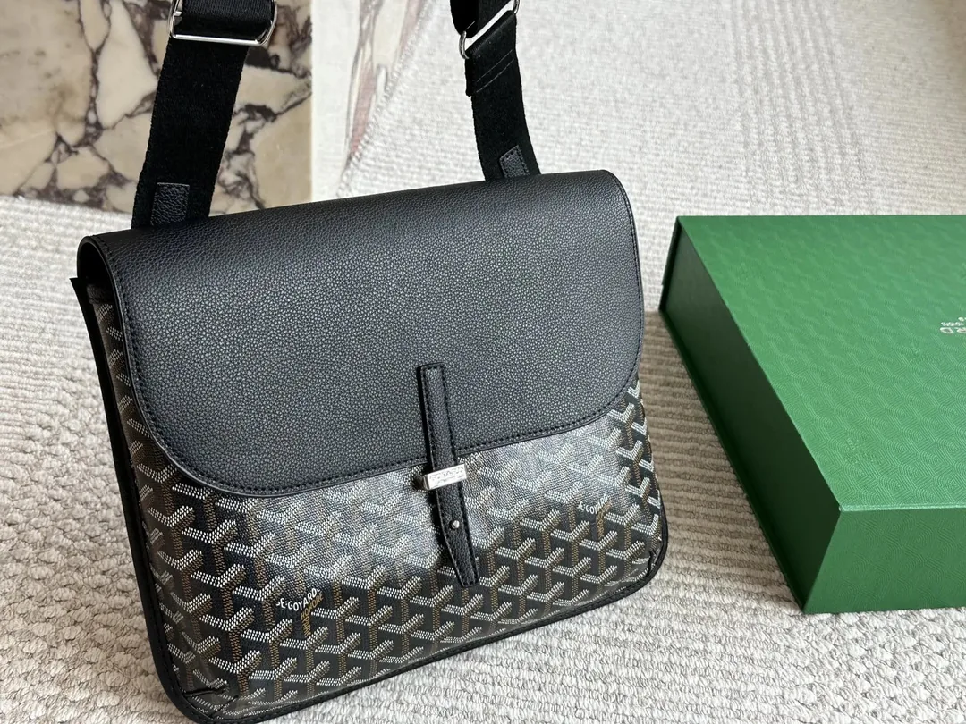 Goyard Messenger Bag — photo 7