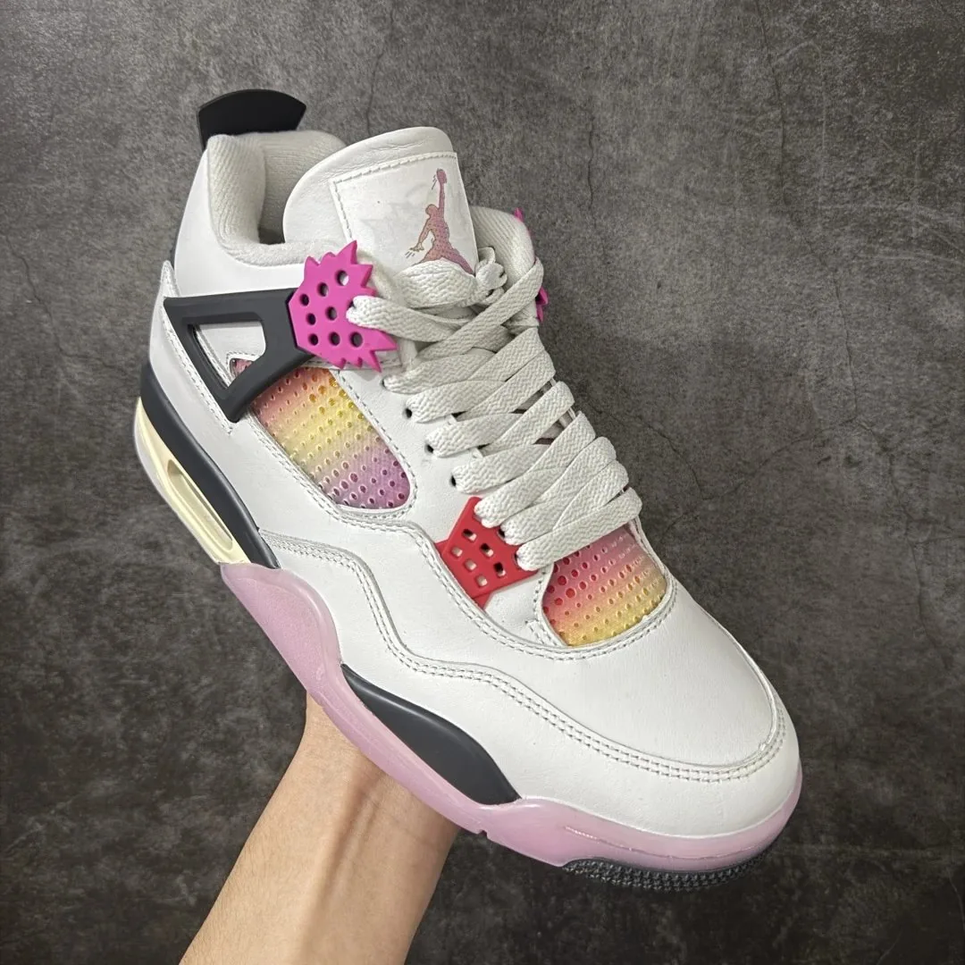 Air Jordan 4 Comic White Black — Photo 2