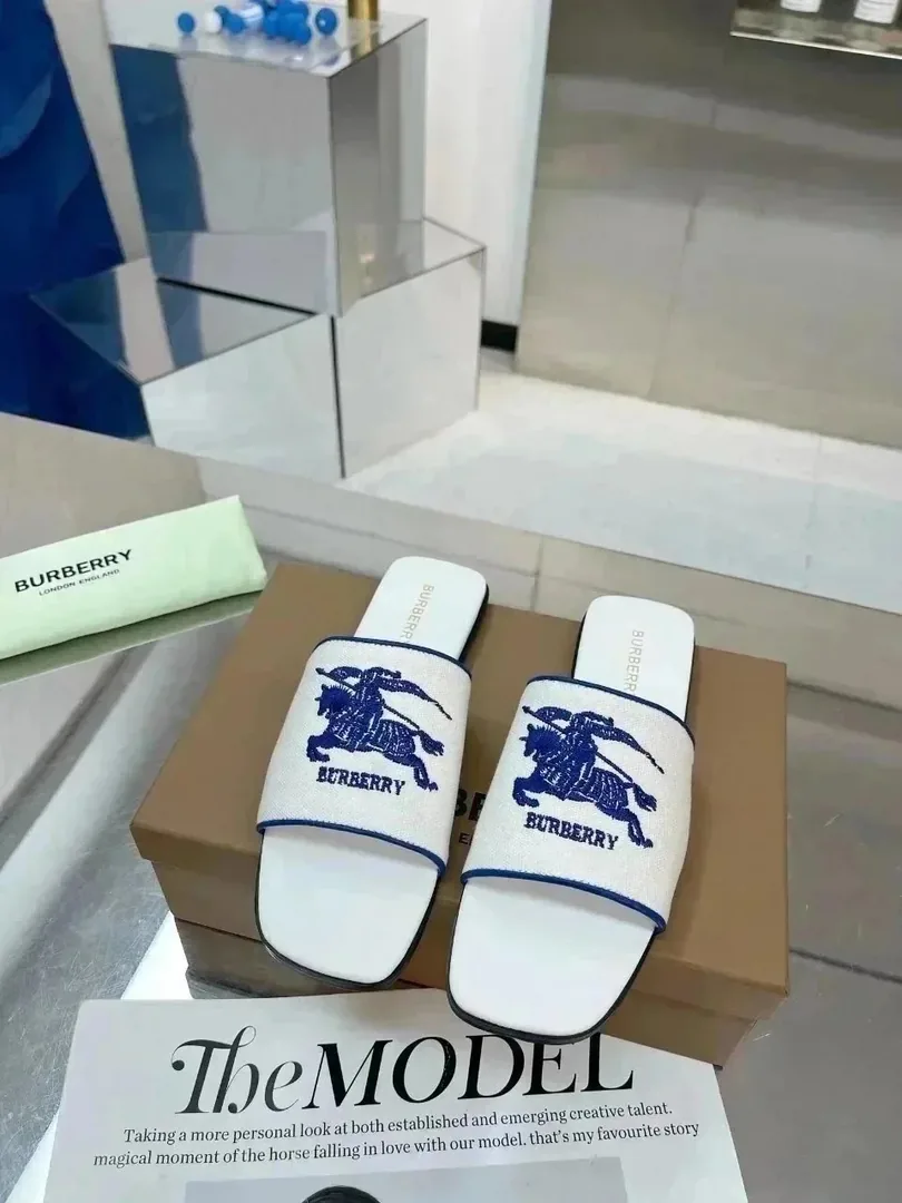 Gucci Sneakers — photo 3