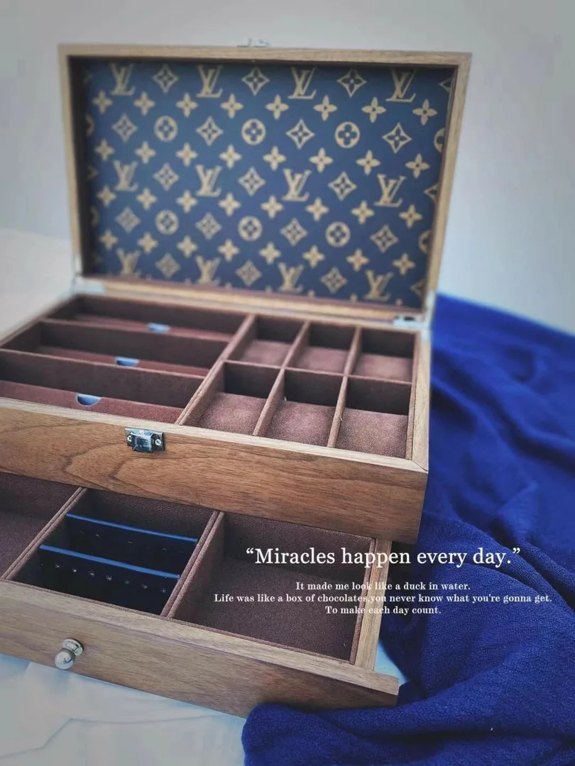 Louis Vuitton Monogram Jewelry Box — Photo 4