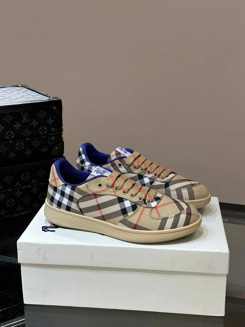 Burberry Leather Sneakers — Photo 9