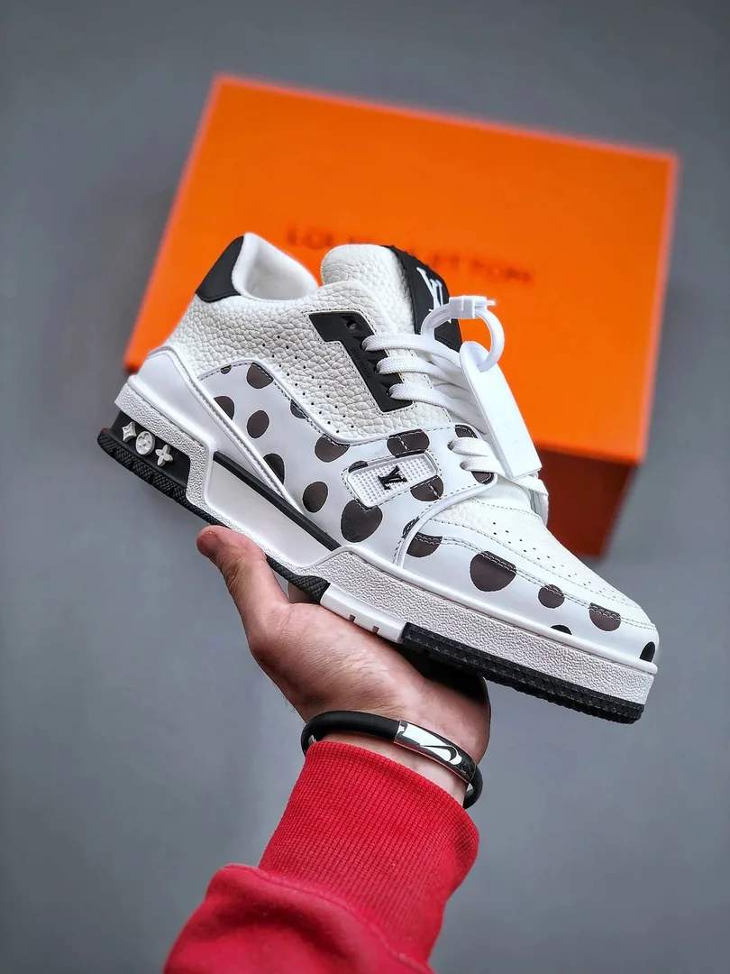 Louis Vuitton LV Trainer Speckled Runway Sneakers — Photo 2