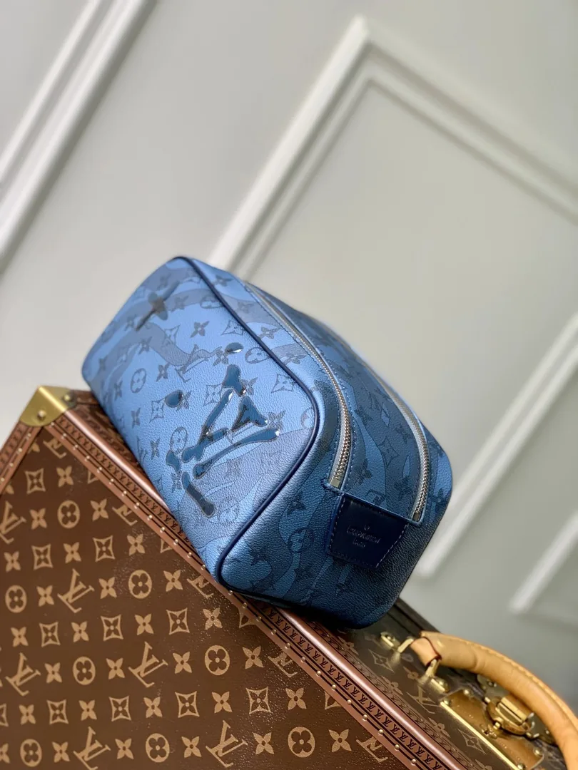 Louis Vuitton Dopp Kit Toiletry Bag — photo 6