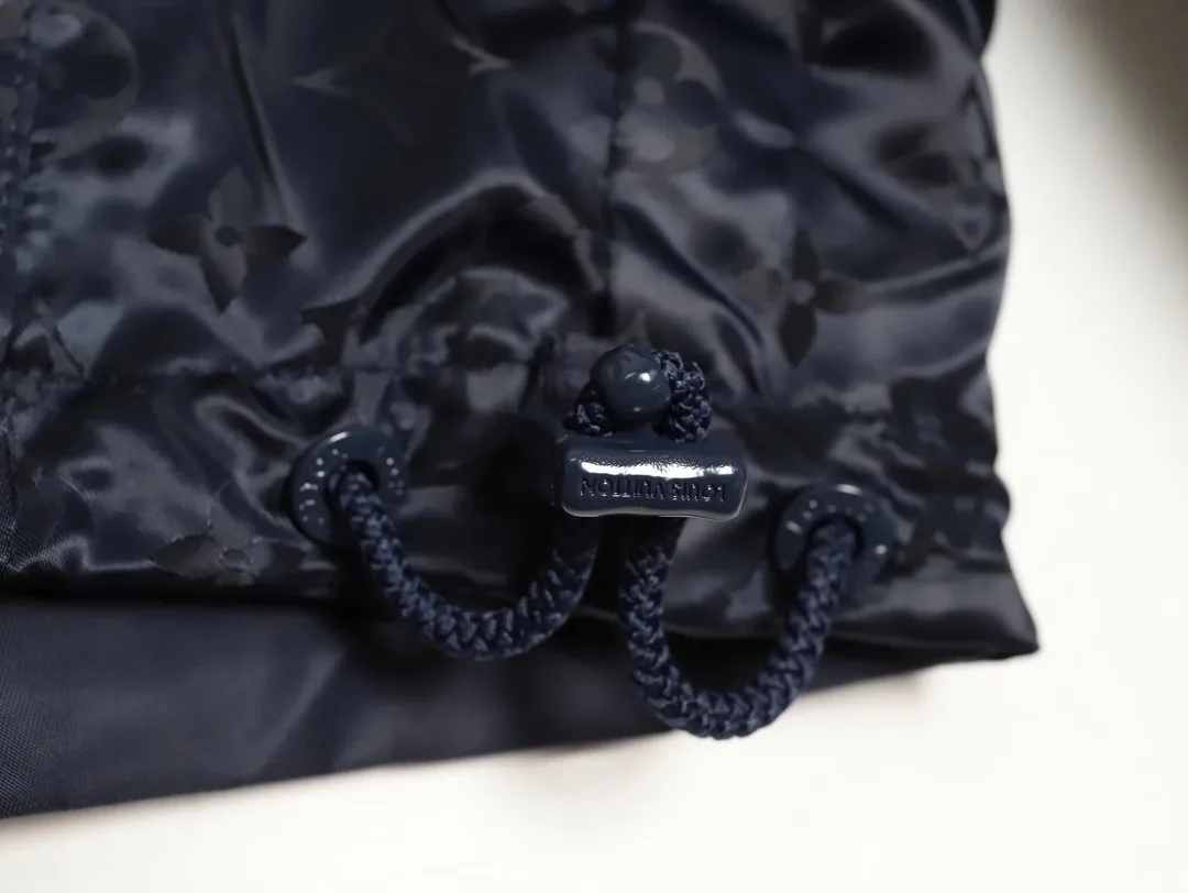 Jacquard Reversible Windbreaker — Photo 12