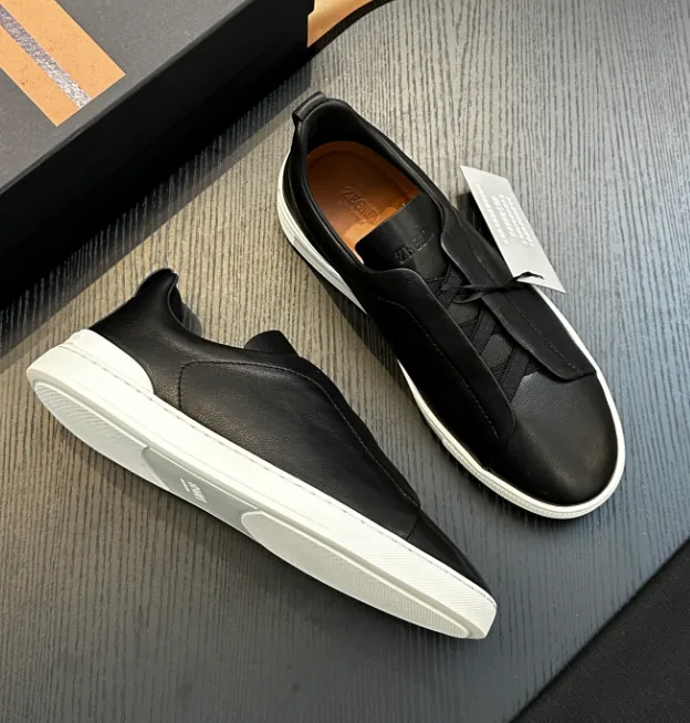 Skate Sneakers — QC