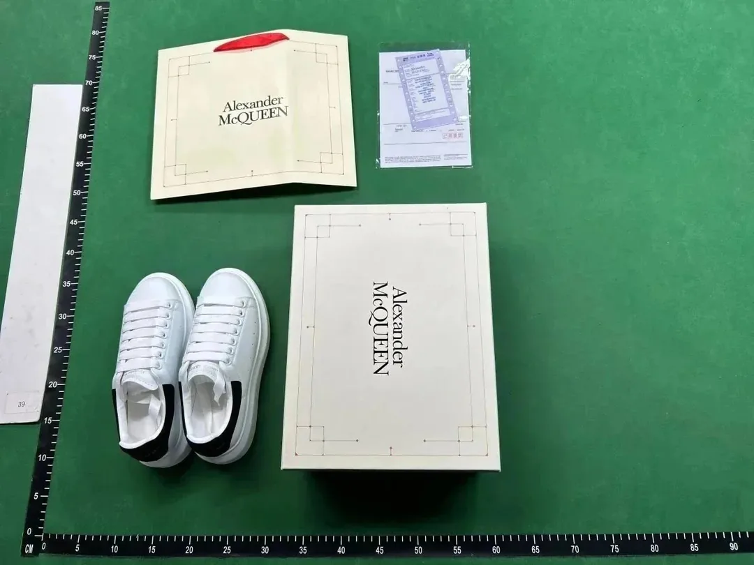 Alexander McQueen Oversized Sneaker White Low-Tops — Photo 3