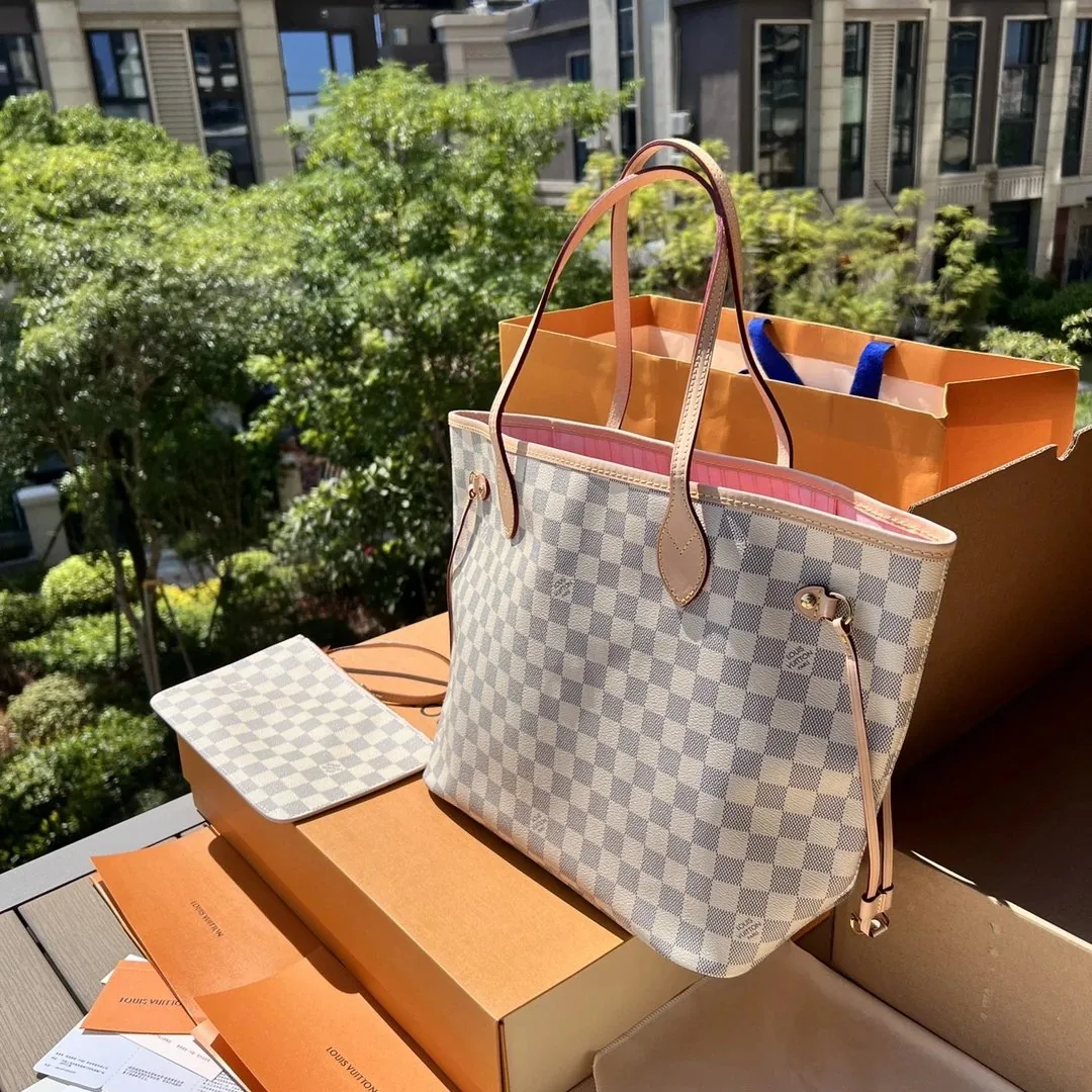Louis Vuitton Neverfull Bag — QC
