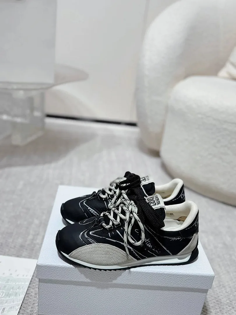 Dior Walk'n'Dior Walk'n' Oblique Velcro Sneakers — Photo 11