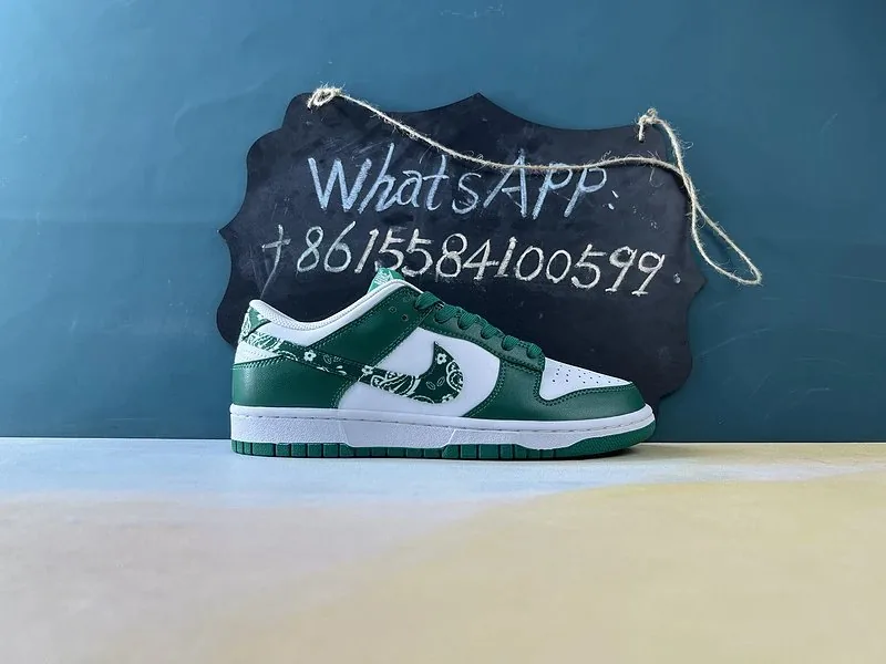 Nike Dunk Sneakers — Photo 15