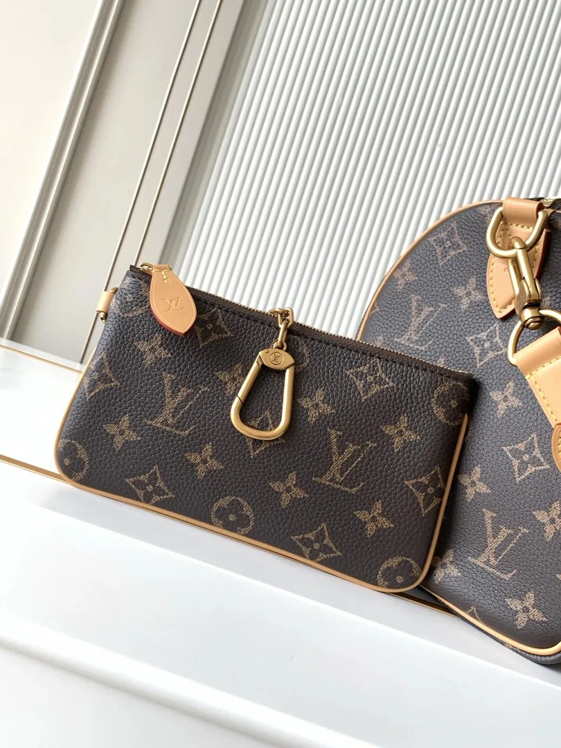 Louis Vuitton Speedy Bandouliere 30 Bag — Photo 6
