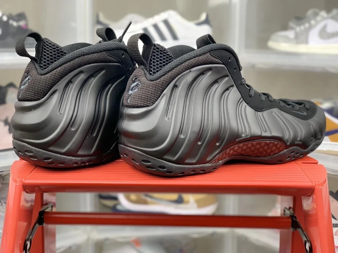 Nike Air Foamposite One — photo 9