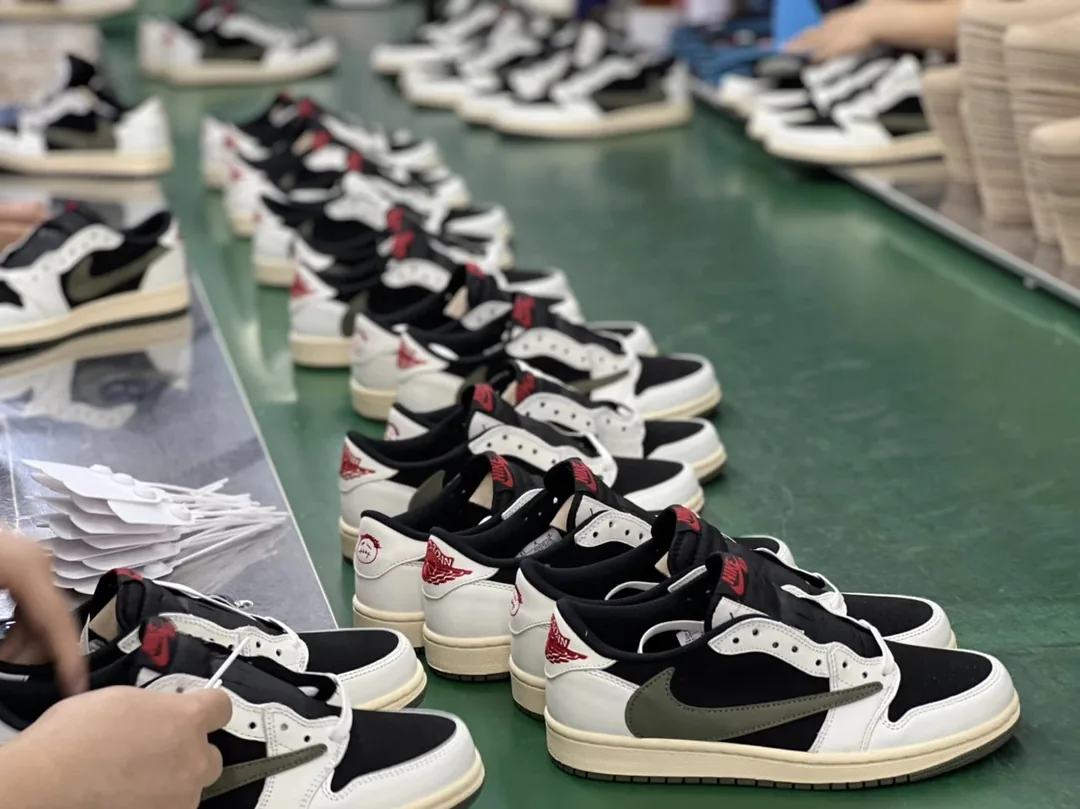 Travis Scott X Air Jordan 1 Low Black Green