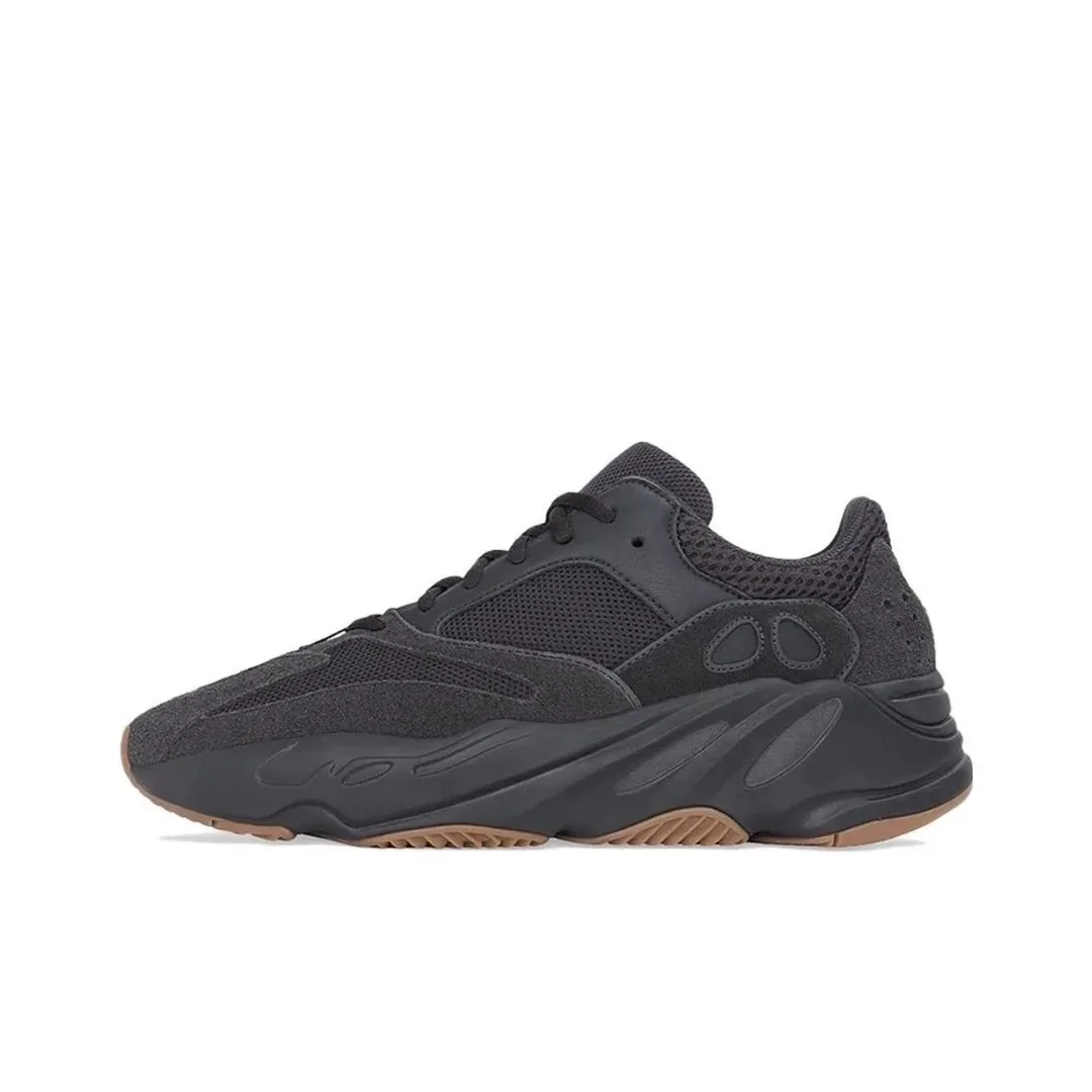 Yeezy Boost Series Sneakers — Photo 4