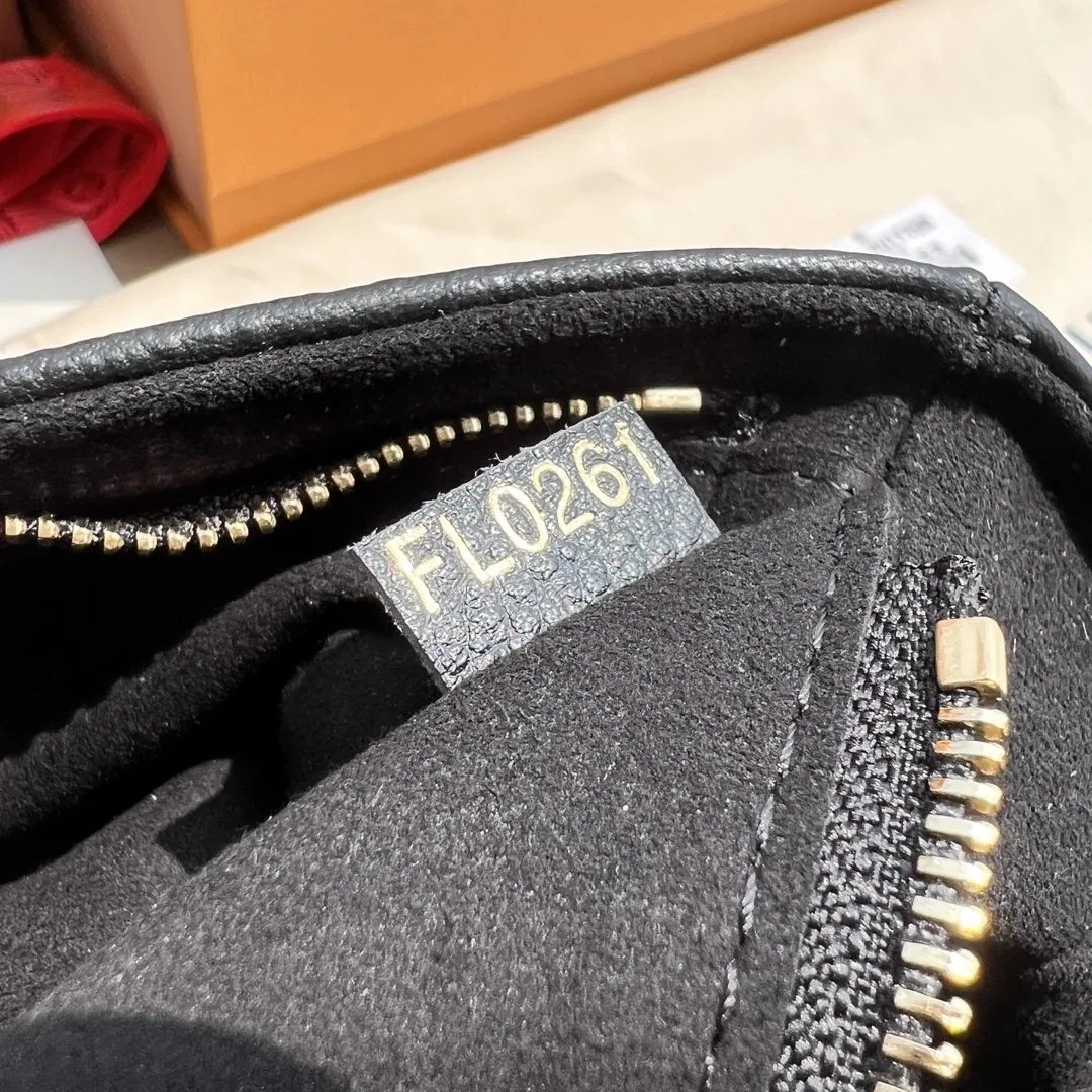 Louis Vuitton Wallet On Chain Ivy — Photo 9