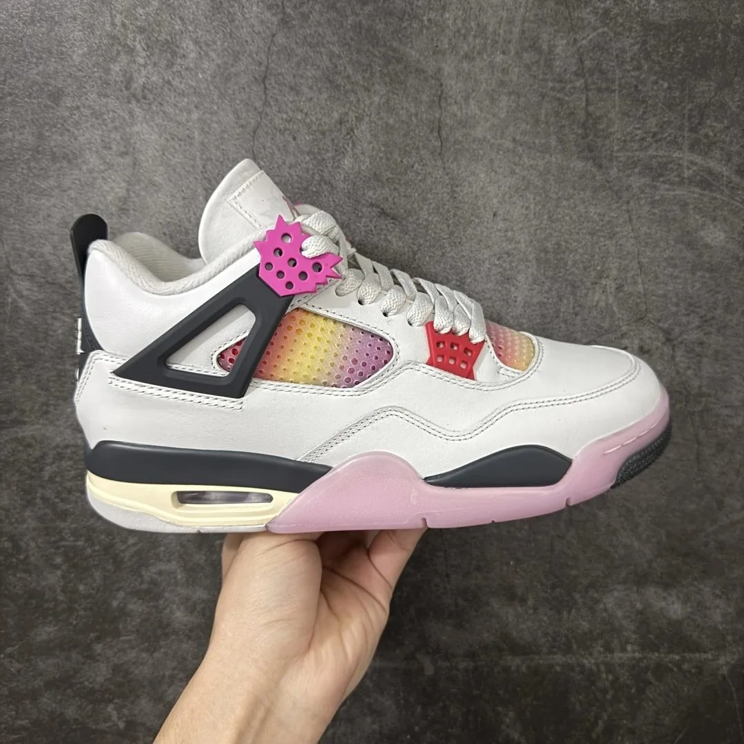 Air Jordan 4 Comic White Black