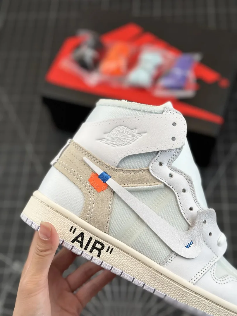 Off-White Air Jordan 1 High — Photo 9