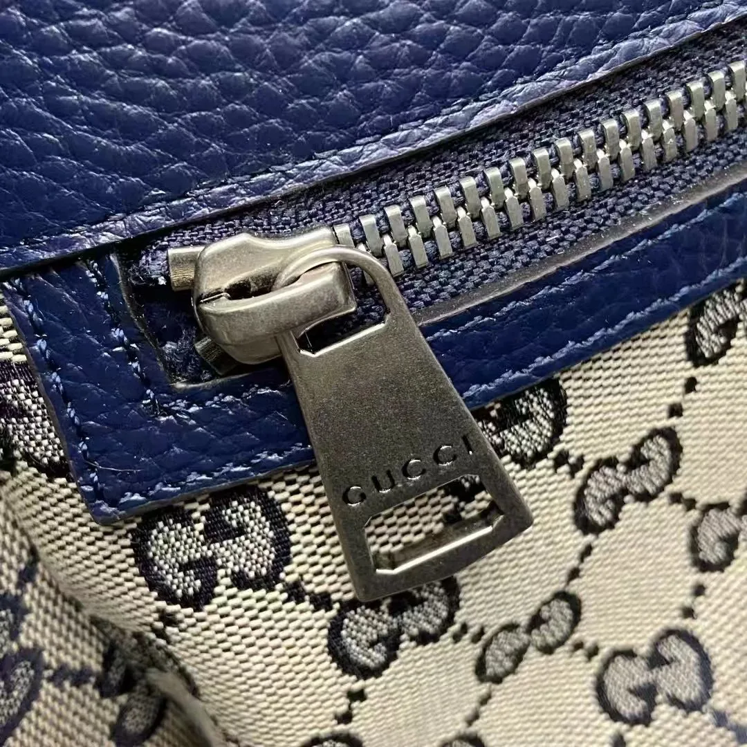 Gucci Crossbody Bag — Photo 9
