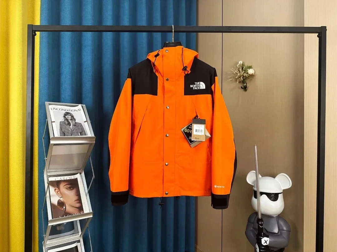 The North Face Gore-Tex Windbreaker — Photo 5